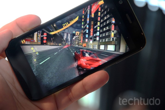 Moto G rodando game Asphalt 8 (Foto: Allan Melo/TechTudo) Moto G rodando game Asphalt 8 (Foto: Allan Melo/TechTudo)