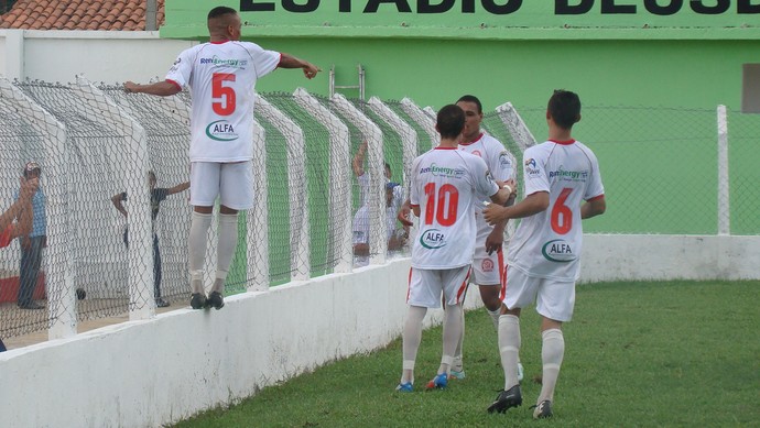Caiçara e Piauí pela primeira rodada do segundo turno do Piauiense 2014 (Foto: Josiel Martins)