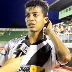 Gustavo Luz, atacante do Vasco-AC (Foto: João Paulo Maia)
