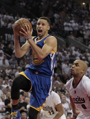 Stephen Curry Warriors x Blazers NBA (Foto: EFE)
