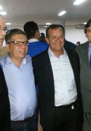 Conselheiro João Feijó e presidente Rafael Tenório (Foto: Augusto Oliveira / GloboEsporte.com)