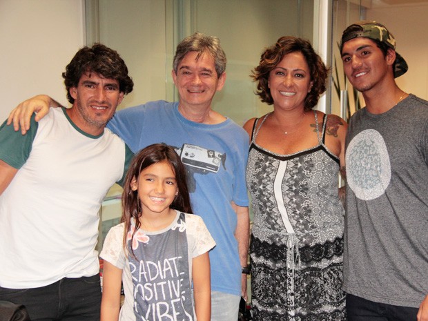 Família de Gabriel Medina registra encontro com Serginho Groisman (Foto: Marcos Mazini/Gshow)