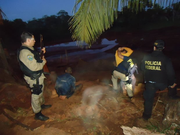 Operação da PRF foi deflagrada na madrugada desta quinta-feira (14) (Foto: Assessoria/PRF-MT)