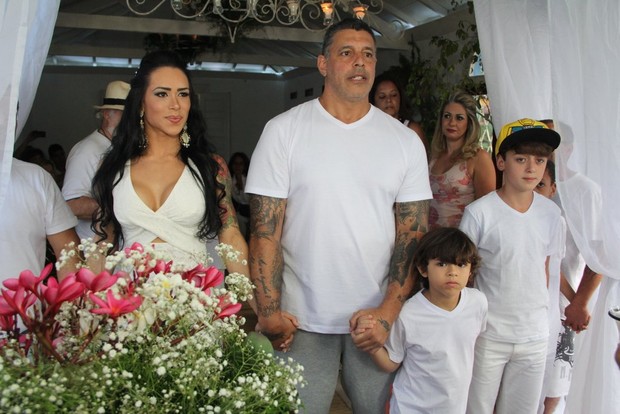 Alexandre e Fabi Frota se casam em Ilhabela (Foto: Rodrigo dos Anjos/Agnews)
