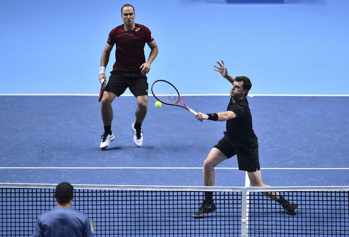 Bruno Soares e Jamie Murray vencem irmãos Bryan no ATP Finals (Foto: GLYN KIRK / AFP)
