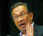 Líder na Malásia é condenado 
por sodomia (Olivia Harris / Reuters)