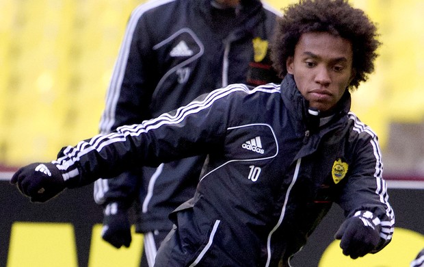 willian anzhi treino - agência AP (Foto: Agência AP)