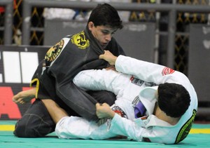 Lívio Ribeiro é campeão do Rio Open Internacional de Jiu Jitsu (Foto: Laurie Kilantang - MMA Hawaii ) Lívio Ribeiro é campeão do Rio Open Internacional de Jiu Jitsu (Foto: Laurie Kilantang - MMA Hawaii )