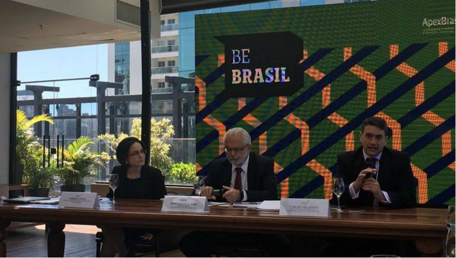 Roberto Jaguaribe (ao centro), presidente da Apex-Brasil (Foto: Fabiana Pires)