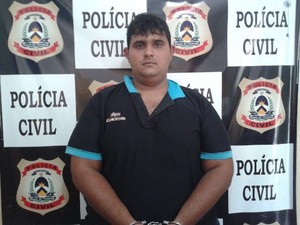 Aleandro Oliveira Pinto  foi preso em flagrante por tráfico e por passar informações a facções criminosas (Foto: Divulgação/ Polícia Civil DEIC-SUL)