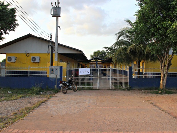 Escola onde o menino estudava está em luto (Foto: Suelen Gonçalves/G1 AM)