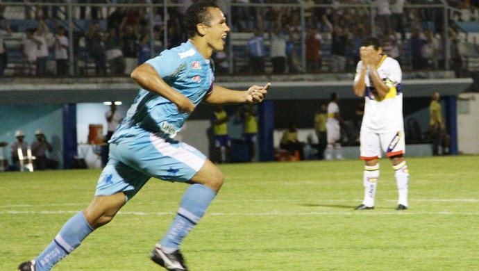 Wellington Amorim, do Marília, festeja gol contra o Grêmio Barueri, pela Série A2 (Foto: Daniel Rizzi / Ag. BOM DIA)