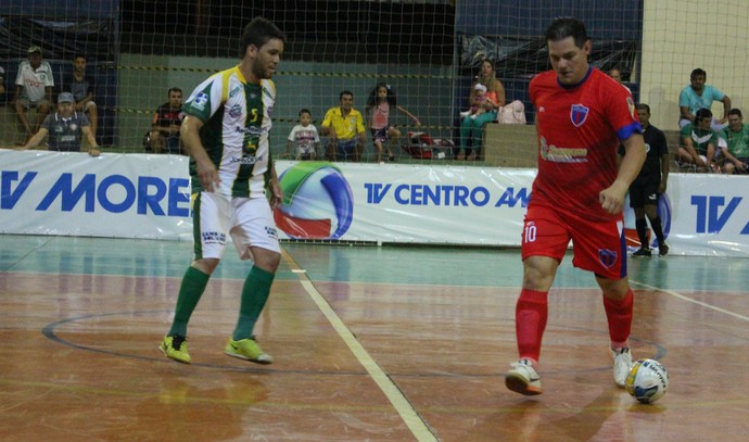 Lance entre Jaciara e Sorriso pela semifinal da Copa dos Campeões de futsal (Foto: TV Morena) Lance entre Jaciara e Sorriso pela semifinal da Copa dos Campeões de futsal (Foto: TV Morena)