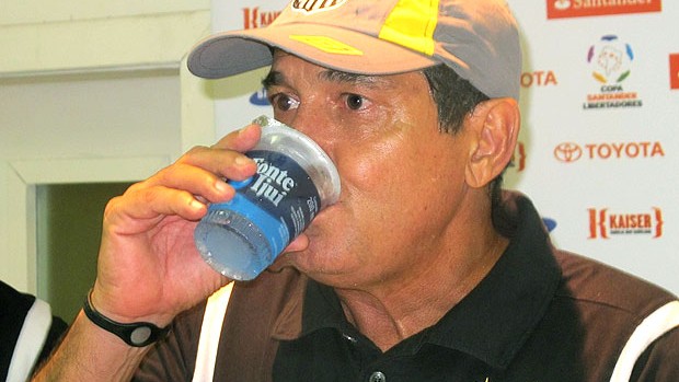 Muricy Ramalho na coletiva do Santos (Foto: Marcelo Hazan / Globoesporte.com)