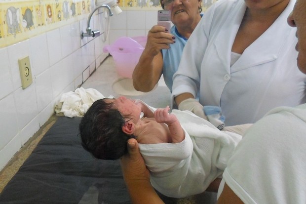 Bebê é encontrado abandonado em mata, em Niquelândia, Goiás (Foto: Divulgação/Corpo de Bombeiros)