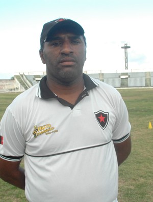 Agnaldo Oliveira, treinador do Botafogo-pb (Foto: Lucas Barros)