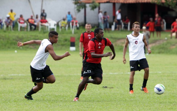 Kleber Pereira treino no Moto Club, no CT Pereira dos Santos (Foto: Biaman Prado/O Estado)