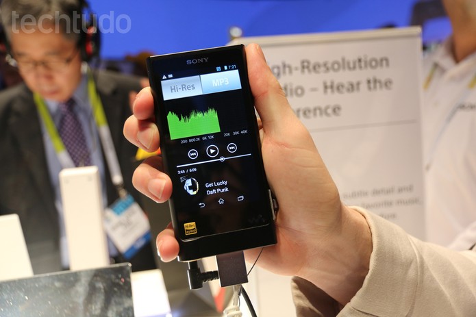Sony Walkman ZX2 (Foto: Isadora Diaz / TechTudo) Sony Walkman ZX2 (Foto: Isadora Diaz / TechTudo)