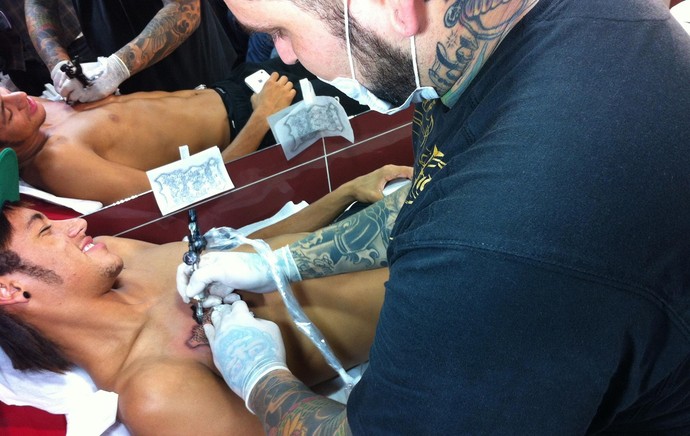 tatuagens Neymar (Foto: Arquivo Pessoal) tatuagens Neymar (Foto: Arquivo Pessoal)