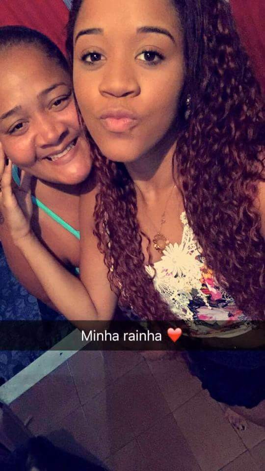 Thaysa Lopes com a mãe, Janaísa (Foto: Reprodução/Snapchat)
