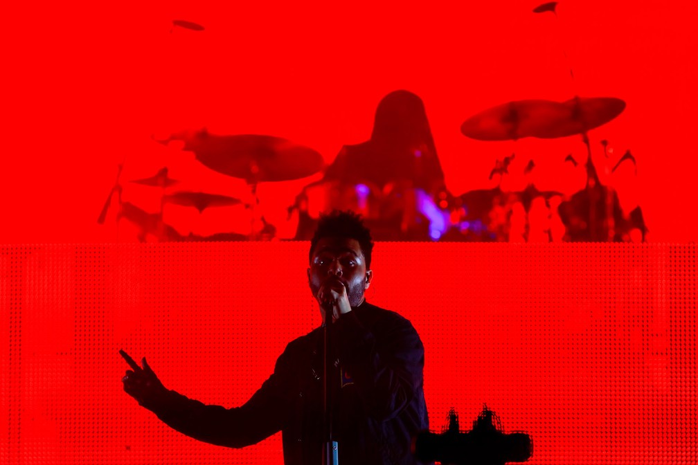 The Weeknd canta e empolga galera do palco Onix do Lollapalooza 2017, em São Paulo (Foto:  Marcelo Brandt/G1)