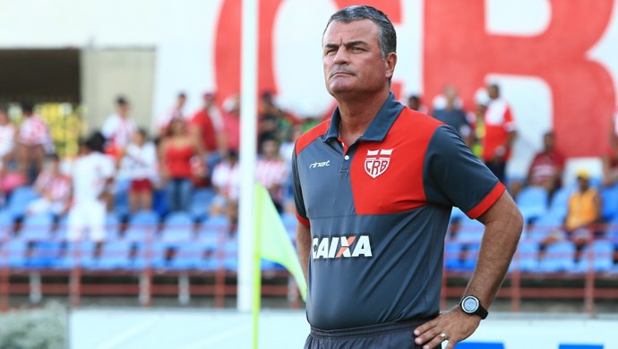 Mazola Junior, técnico do CRB (Foto: Ailton Cruz/Gazeta de Alagoas) Mazola Junior, técnico do CRB (Foto: Ailton Cruz/Gazeta de Alagoas)
