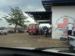 Ambulância do Resgate faz atendimento para o Hospital da Criança (Foto: Tarsira Rodrigues)