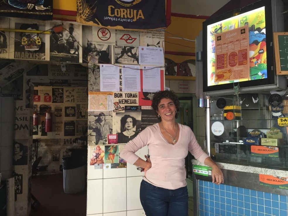 A operadora de caixa Fernanda Moraes acha a mudança negativa (Foto: Paula Paiva Paulo/G1)