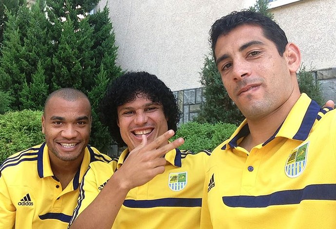 Rodrigo Moledo, Márcio Azevedo e DIego Souza, do Metalist.  (Foto: Divulgação)