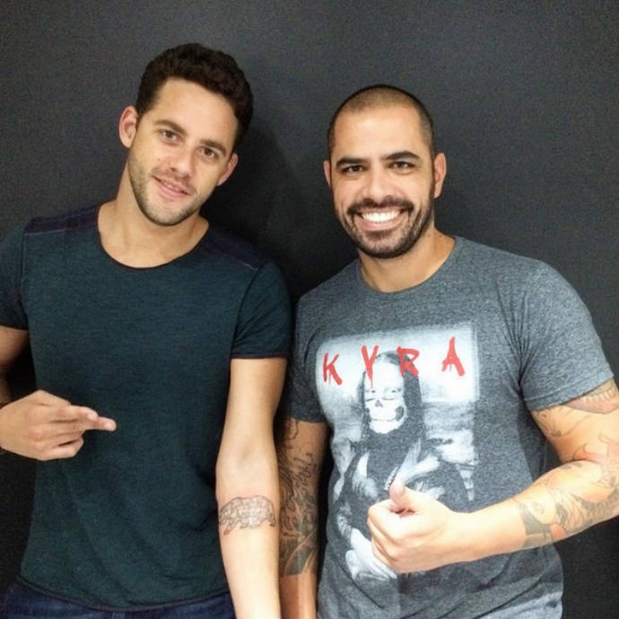 Tatuagem nova no braço esquerdo de Thiago Pereira (Foto: Reprodução)