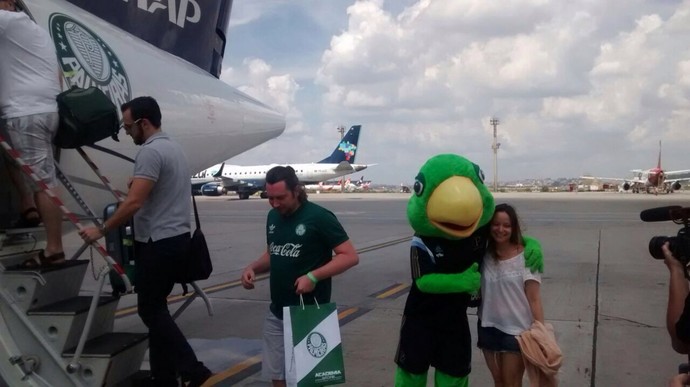 Sócios do Palmeiras viajam com time e interagem com atletas em Penápolis