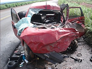 Carro que Aldair dirigia durante acidente em 2011 (Foto: Arquivo Pessoal)