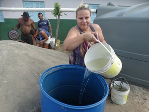 Rafaela lembra da última vez que viu Jucazinho com água em Surubim (Foto: Joalline Nascimento/G1)
