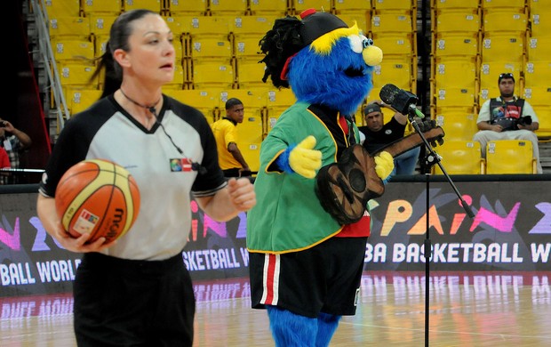 árbitra basquete copa américa Candá e Jamaica (Foto: Marcelo Figuera / Fiba Americas)