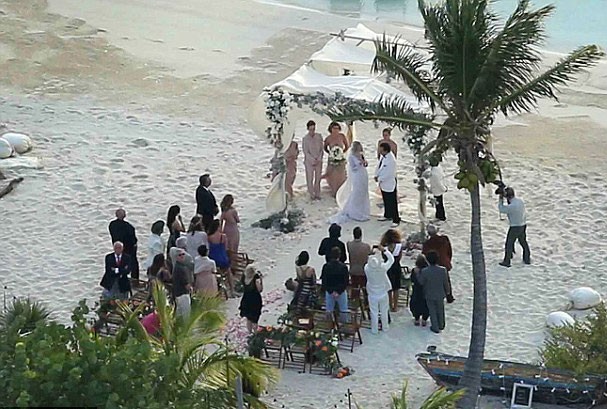 Fotos Mostram Cerimonia De Casamento De Johnny Depp Nas Bahamas Revista Glamour Hot News