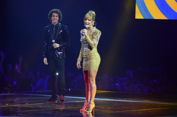Claudia Leitte canta com Sam Alves na final do ‘The Voice Brasil’, no Rio (Foto: Roberto Teixeira/ EGO)