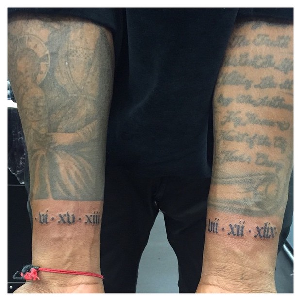 Kanye West exibe suas novas tatuagens (Foto: Instagram/ Reprodução)