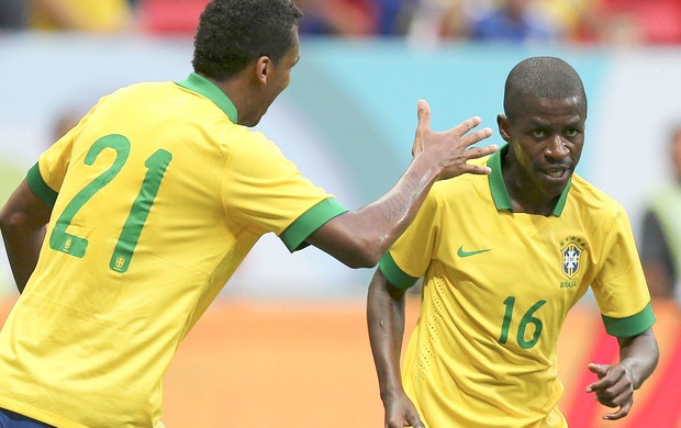 Ramires gol Brasil contra Austrália (Foto: Reuters)