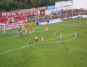 Guarani-MG e Caldense empataram em 1 a 1 no Farião, em Divinópolis (Foto: Larissa Bernardes / GLOBOESPORTE.COM)