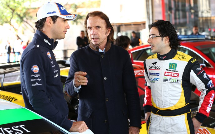 Bruno Senna, Emerson Fittipaldi e Fernando Rees conversam sobre o Mundial de Endurance antes das 6 Horas de SP (Foto: Luca Bassani / divulgação)