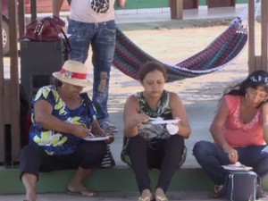 Assentados ameaçaram permanecer acampados em frente ao Incra até reunião com a direção da instituição (Foto: Reprodução/TV Amapá)