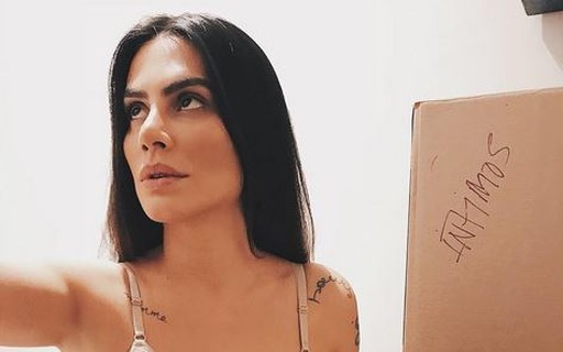 No Espelho Cleo Pires Mostra Tatuagens Em Selfie De Suti Vogue Gente