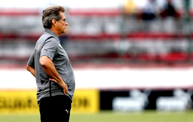 Oswaldo de Oliveira jogo Botafogo Friburguense (Foto: Satiro Sodré / Agif)