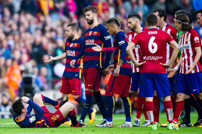 Filipe Luis e Messi expulsão, Barcelona x Atletico de Madrid Campeonato Espanhol 2016 (Foto: Getty Images)
