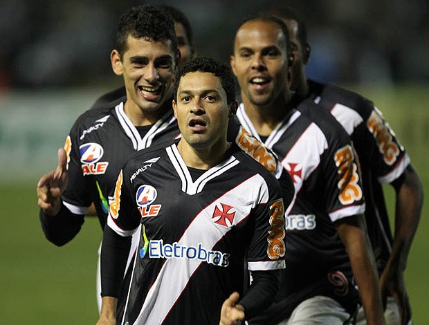 Eder Luis, Vasco x Coritiba, Especial Copa do Brasil (Foto: Marcelo Sadio / Site Oficial do Vasco)