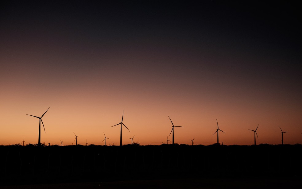 Turbinas eólicas são vistas na Serra do Mel (RN) (Foto:  Yasuyoshi Chiba/AFP)