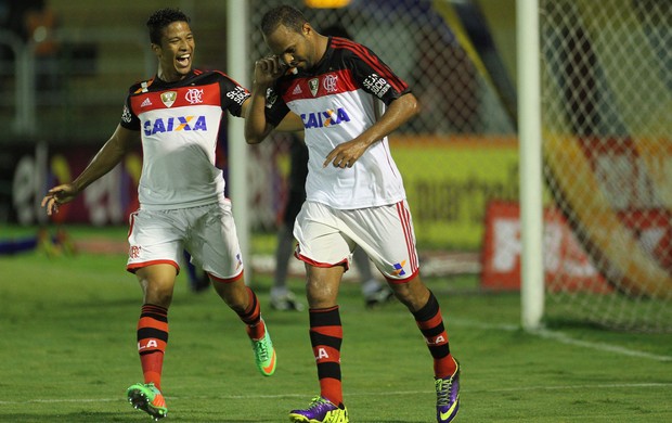 Nixon e Alecsandro comemoram, Bonsucesso x Flamengo (Foto: Alexandre Vidal/Fla Imagem)