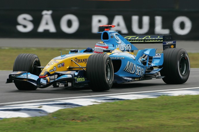 Fernando Alonso pilota a Renault em Interlagos: o 3º lugar foi suficiente para garantir o título (Foto: Getty Images)