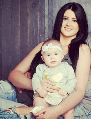 A bebê Lily Groesbeck foi encontrada dentro de carro que estava submerso em rio de Utah, ao lado do corpo de sua mãe Jennifer Groesbeck (Foto: Reprodução/Facebook/ Jennifer Groesbeck)