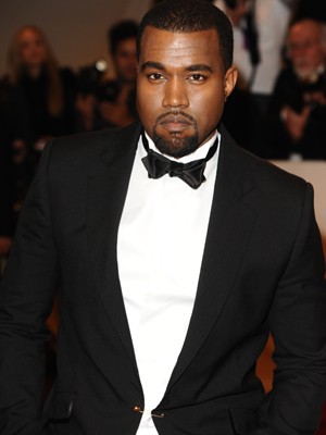 Kanye West no baile do Metropolitan Museum, em Nova York. (Foto: AP)